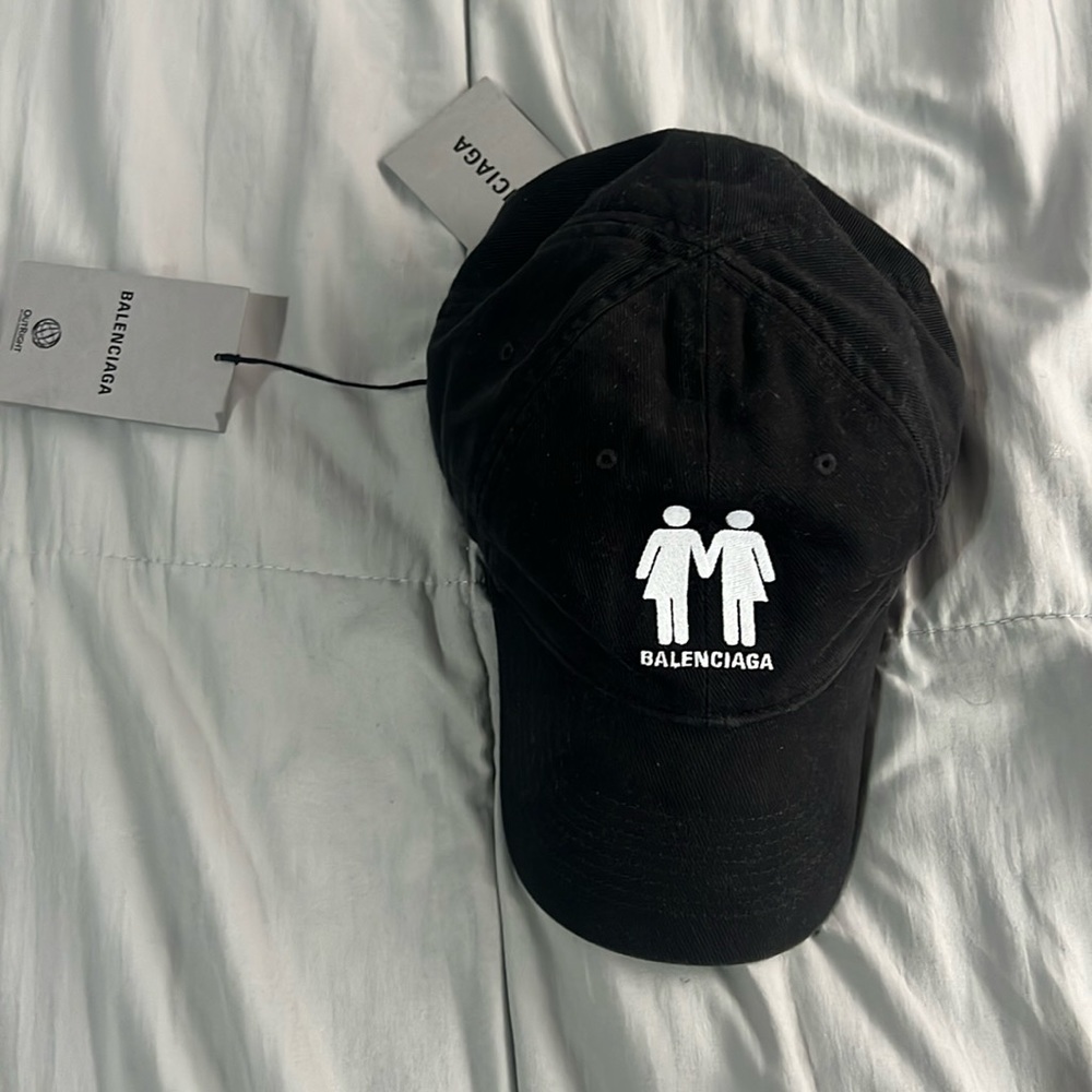 Balenciaga dad hat
